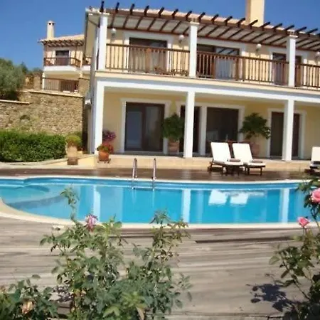 Dreamy Jasmine In Skiathos With Your Exclusive Private Pool Villa Troulos